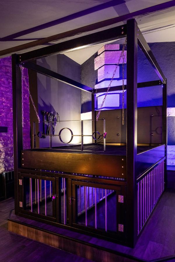 Cherie Cherry - Romantic And Bdsm House Briey Eksteriør billede